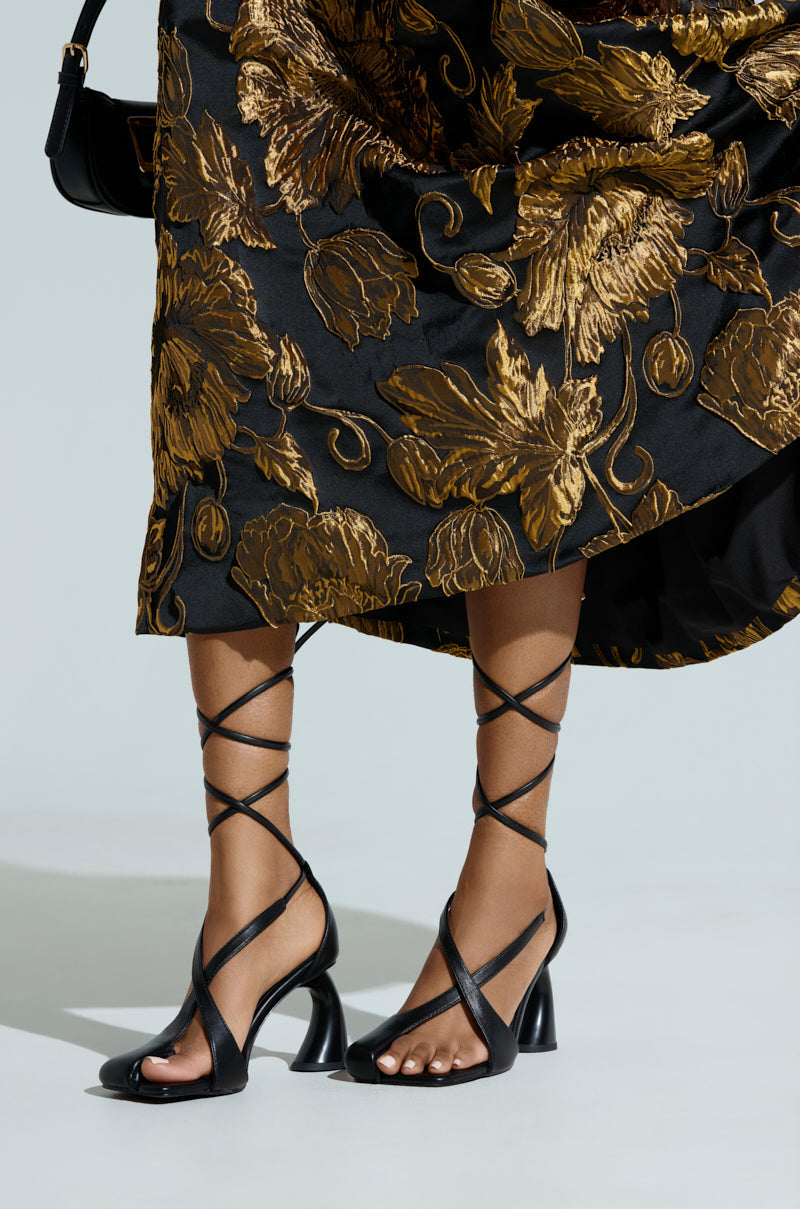 AZALEA WANG BUIKY BLACK PUMP