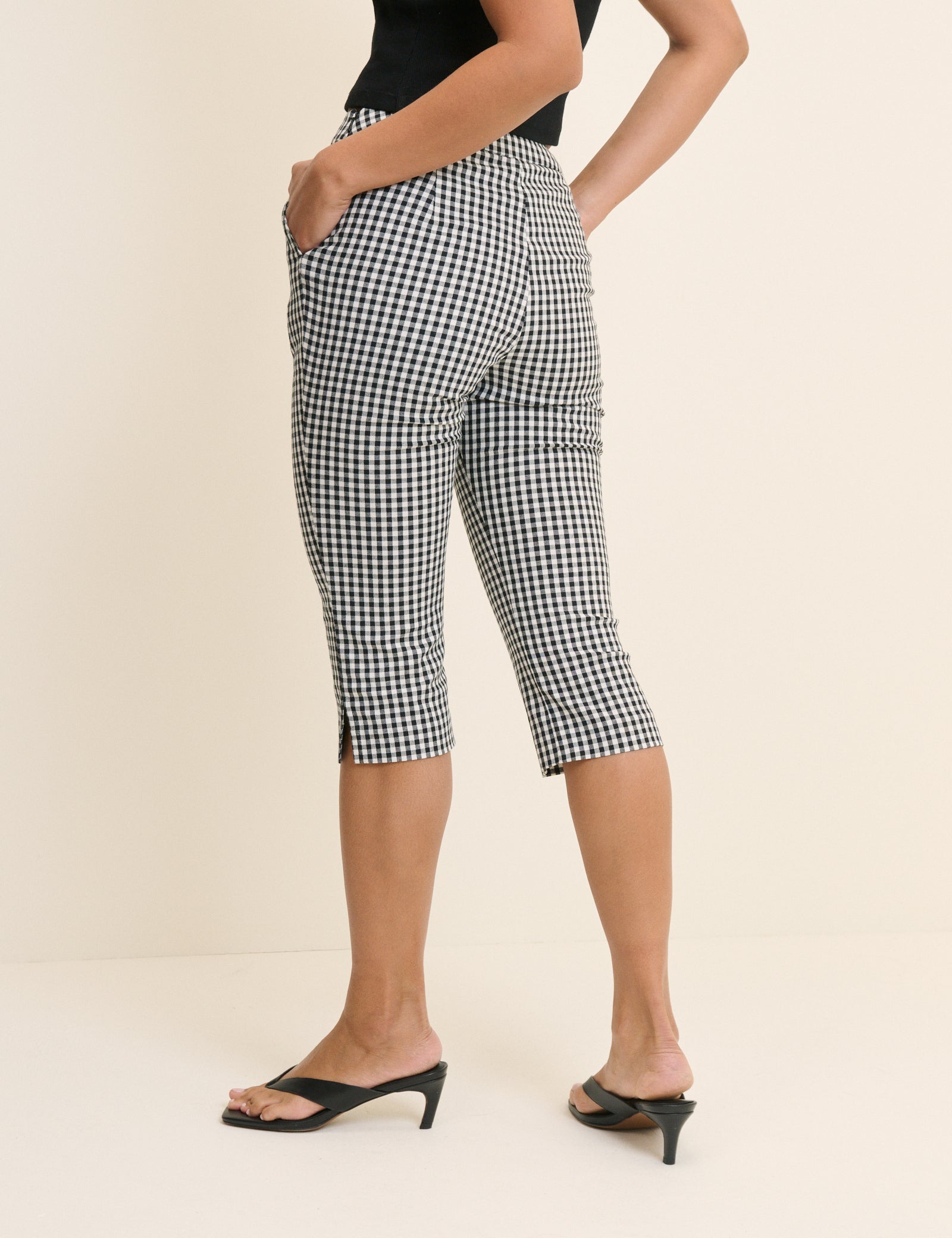 Black and White Gingham Capri Trousers