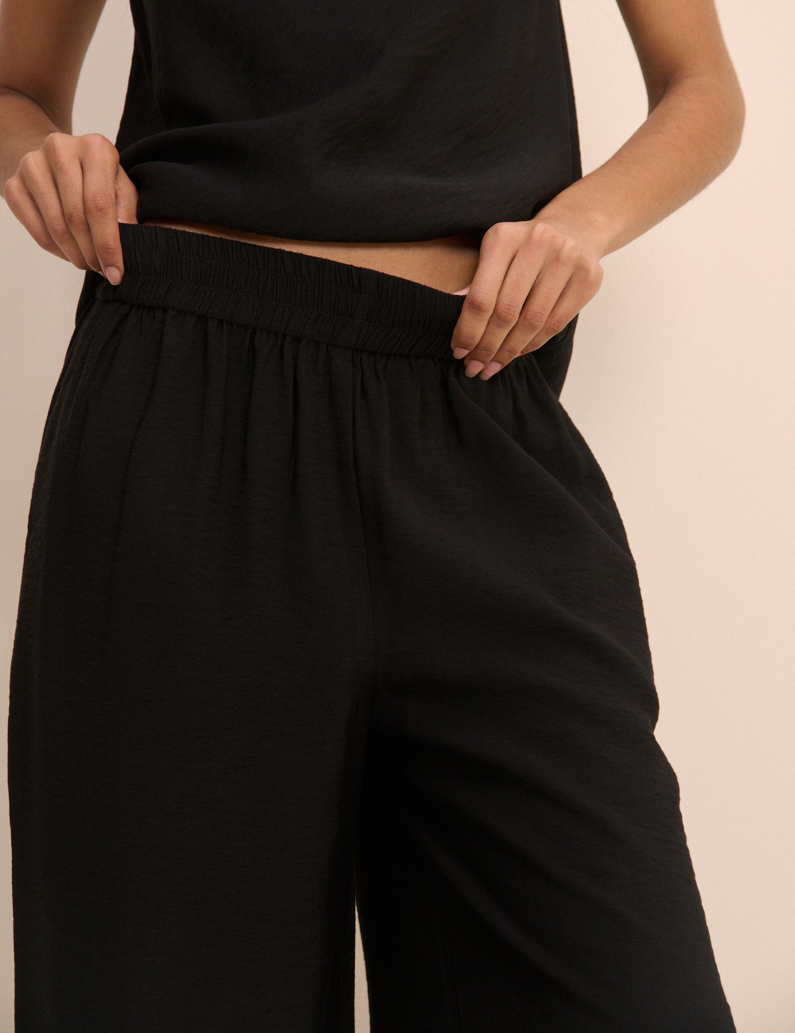 Black Relaxed Wide Leg Trouser